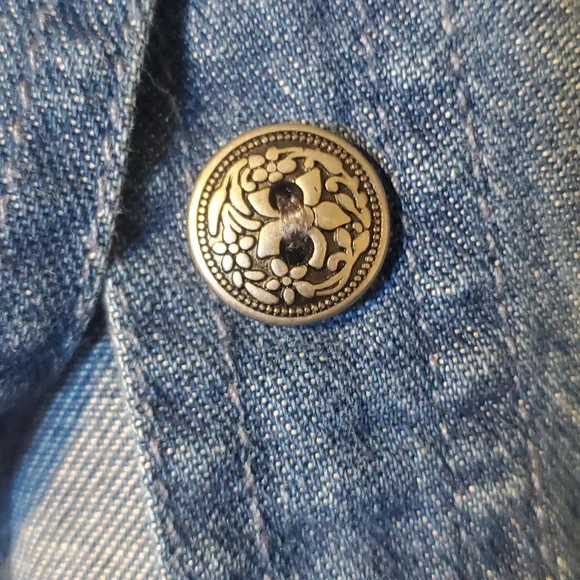 WOMEN'S Denim Top - Picture 8 of 8